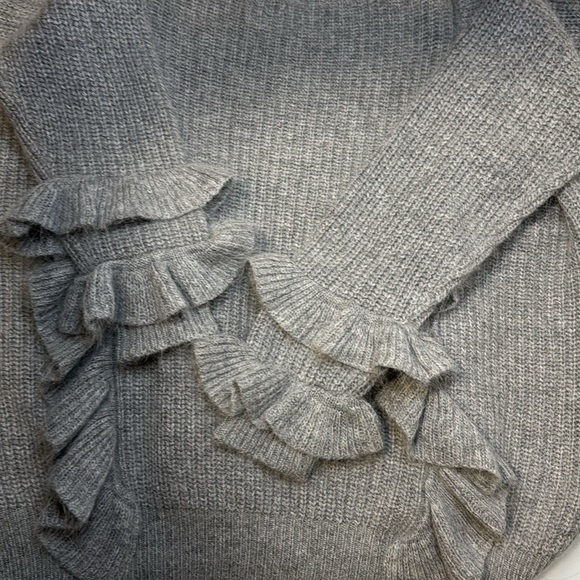 POL grey rabbit fur & wool blend ruffled crewneck sweater M - Picture 7 of 11